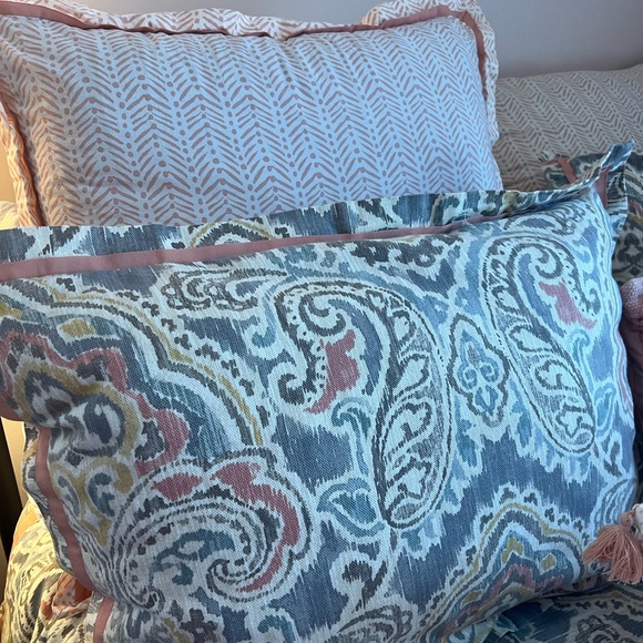 8 piece , Waverly top quality queen size bedding - Picture 1 of 11